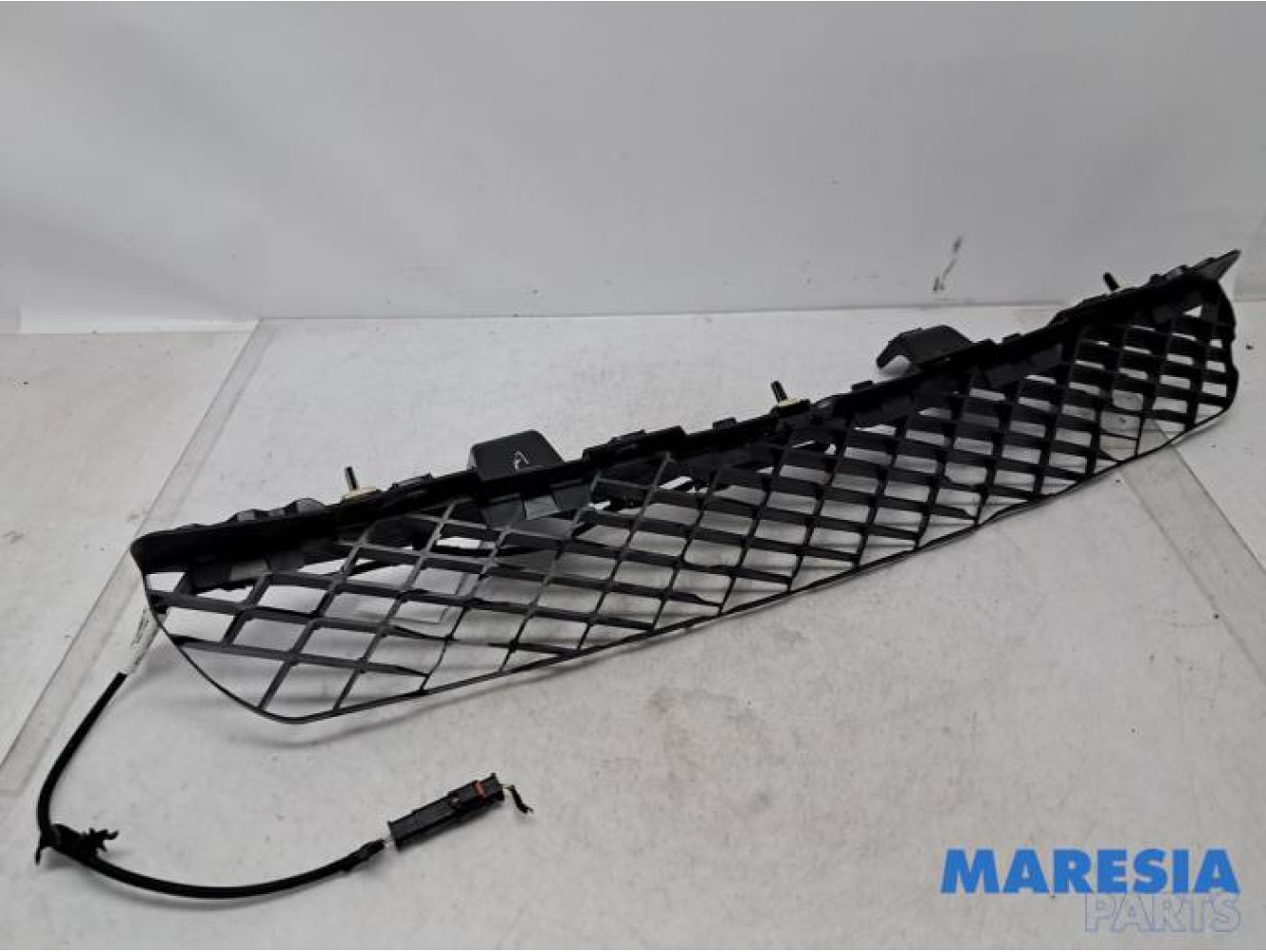 Peugeot - 5008 - Rear bumper bracket central