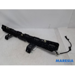 Peugeot - 5008 - Rear bumper bracket central