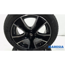 Renault - Clio - Sportvelgenset + banden