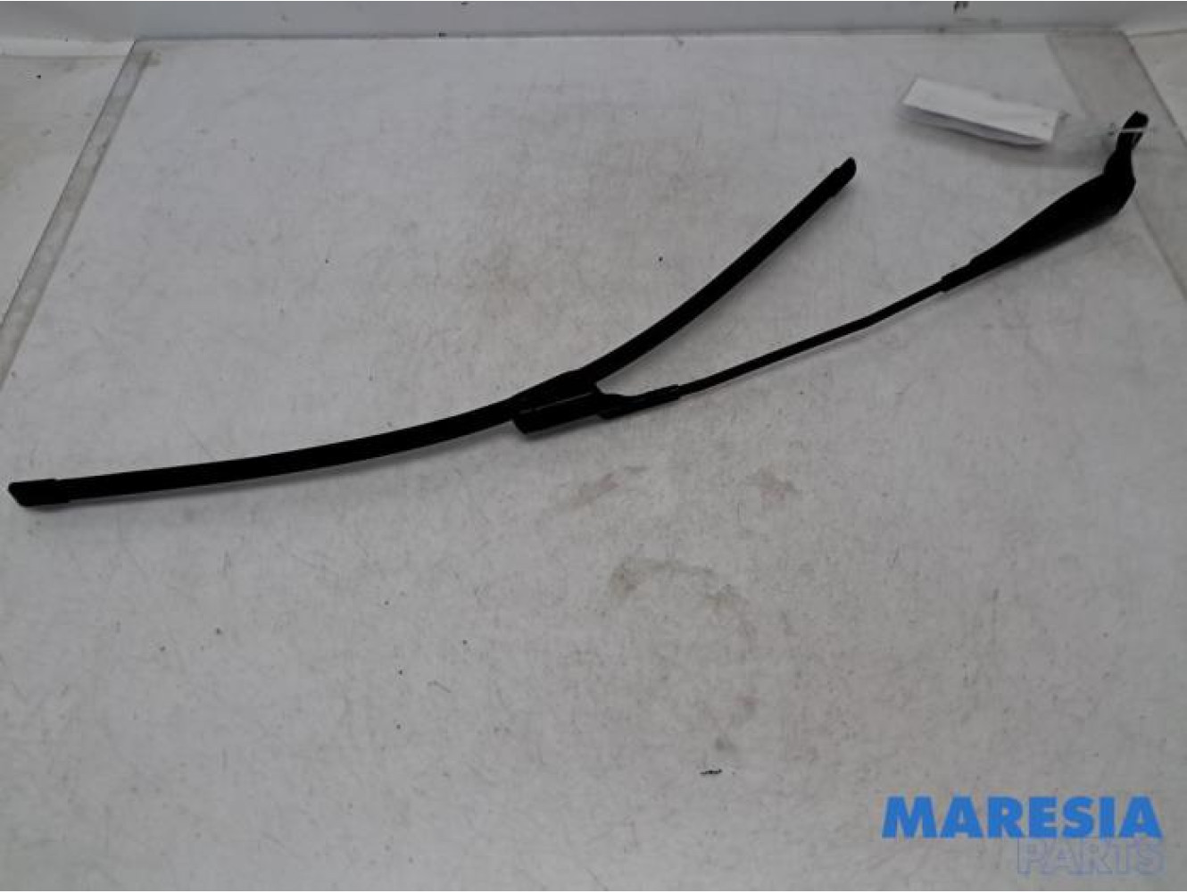 Peugeot - 2008 - Front wiper arm