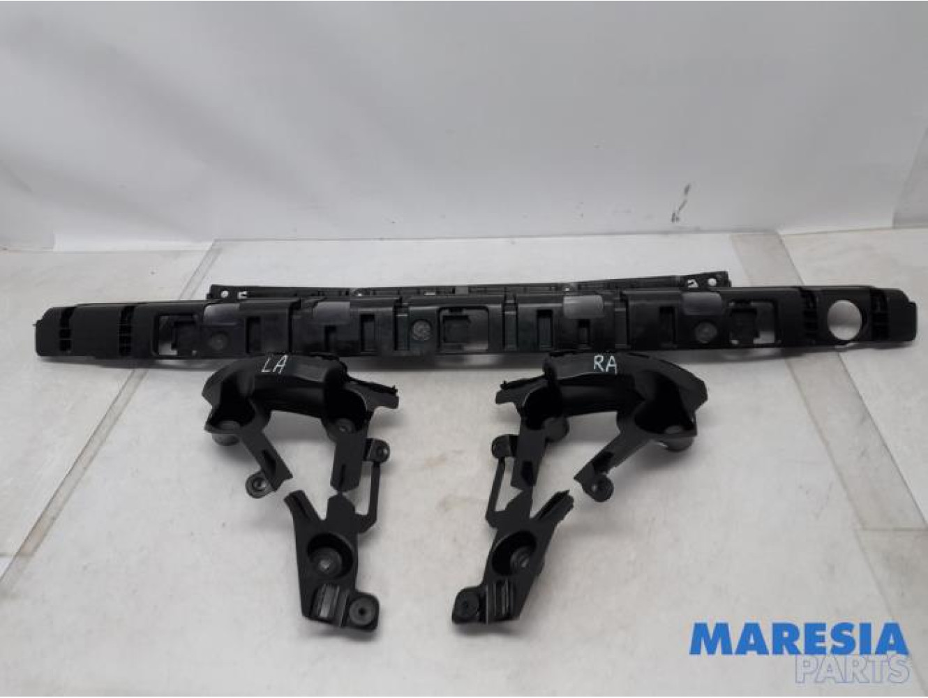 Peugeot - 2008 - Support pare-chocs arrière centre