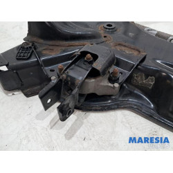 Opel - Vivaro - Subframe