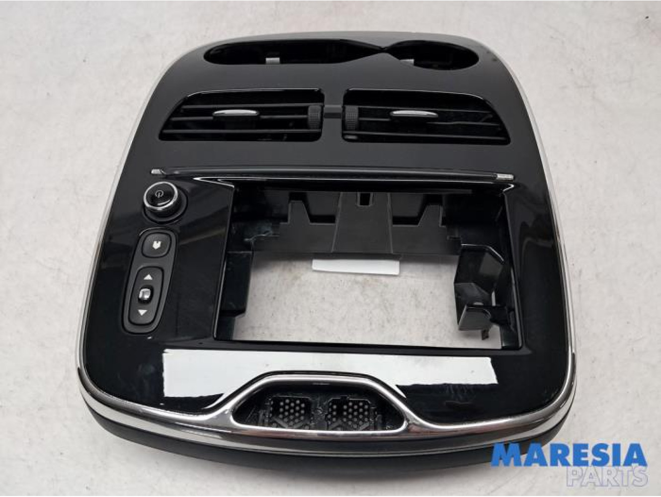 Renault - Clio - Radiotrim