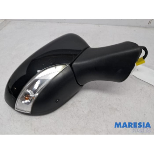 Renault - Clio - Wing mirror, right