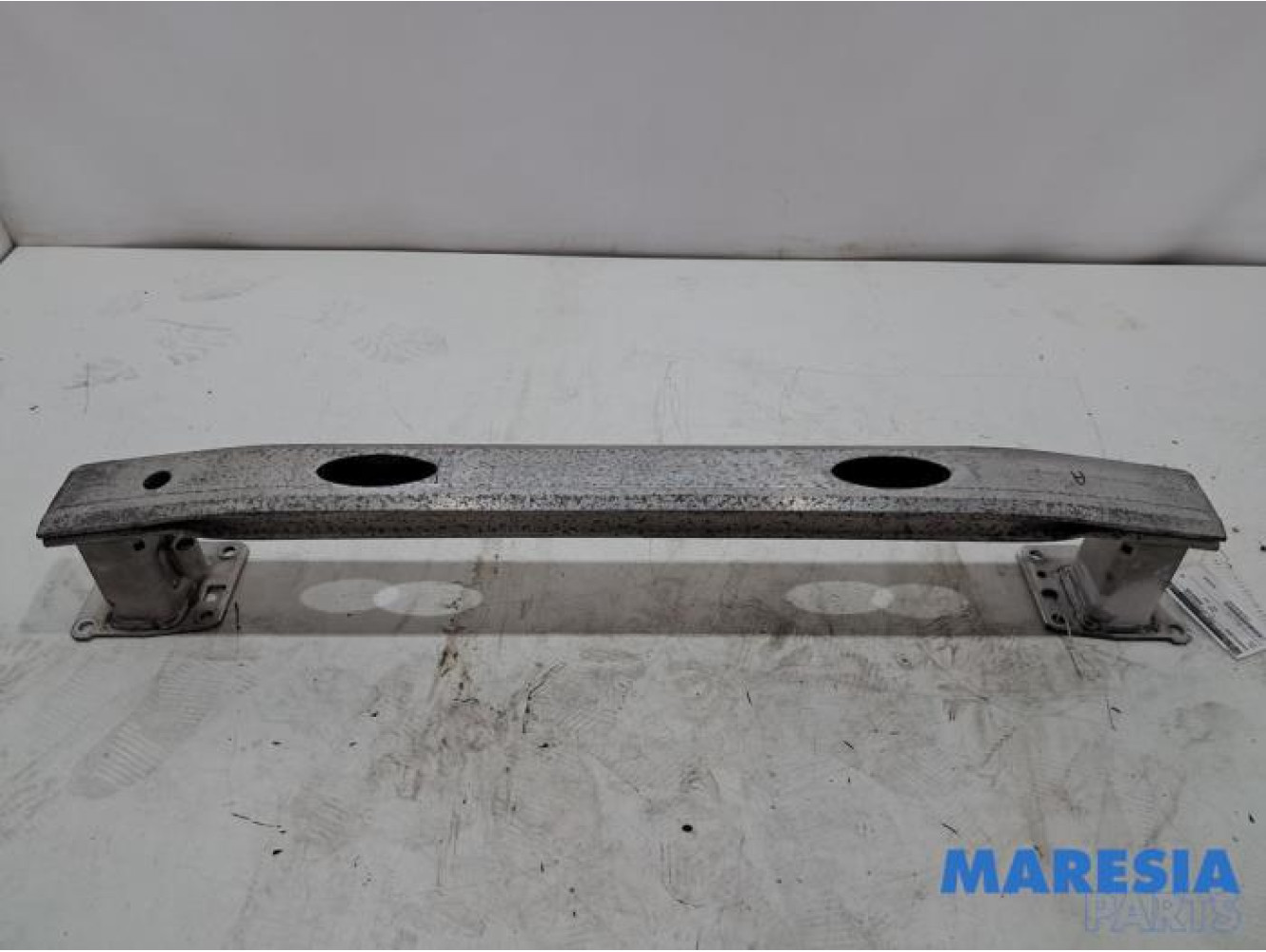 Opel - Vivaro - Bumperframe achter