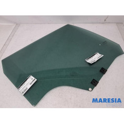 Renault - Clio - Rear door window 4-door door, rear right