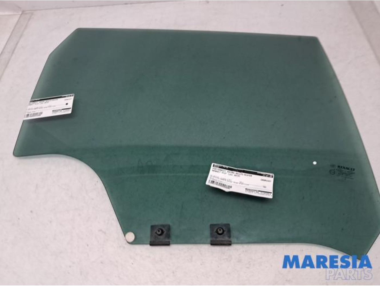 Renault - Clio - Rear door window 4-door door, rear right