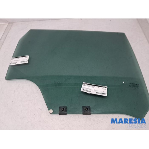 Renault - Clio - Rear door window 4-door door, rear right