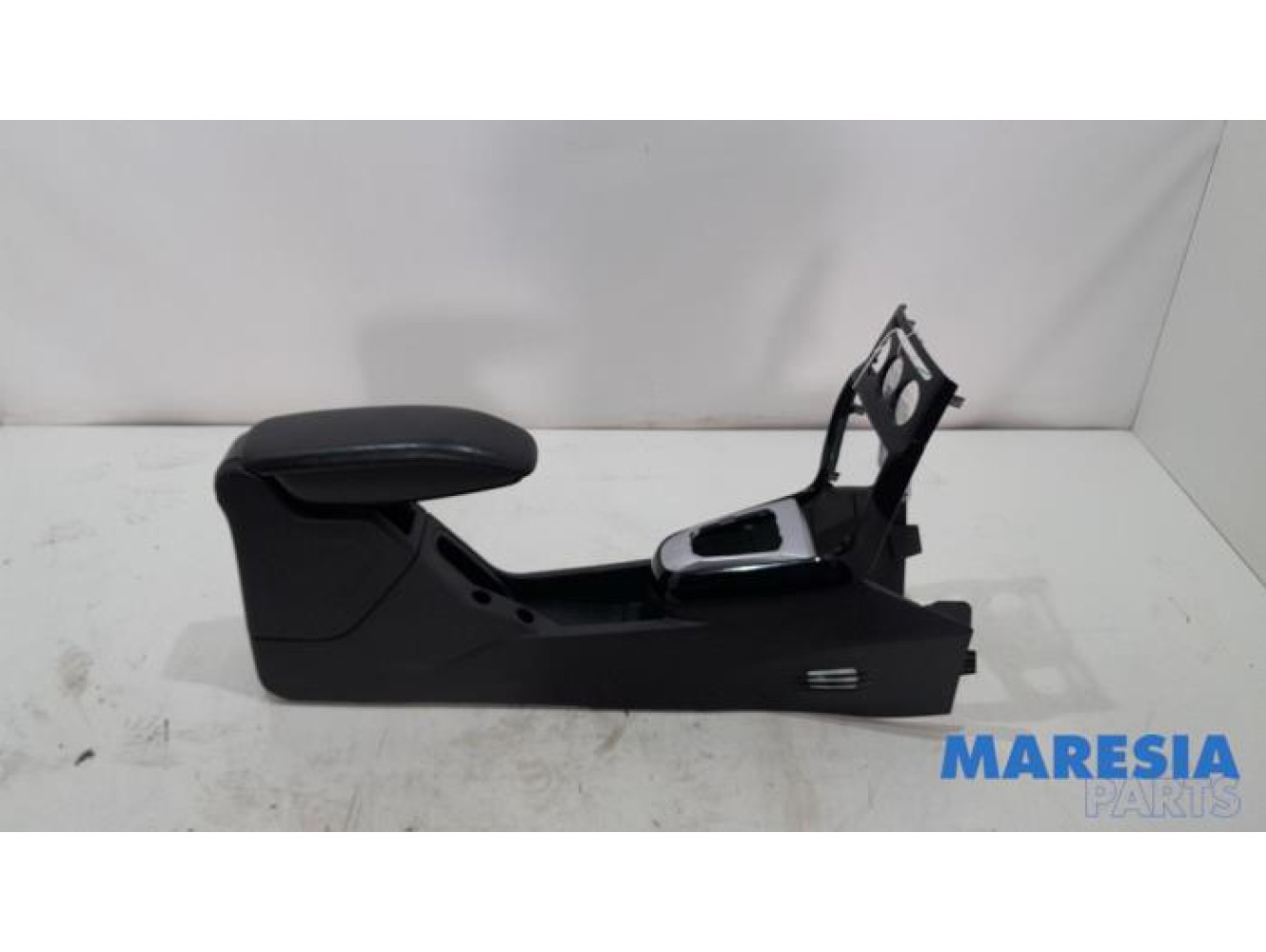 Citroen - DS3 - Armrest