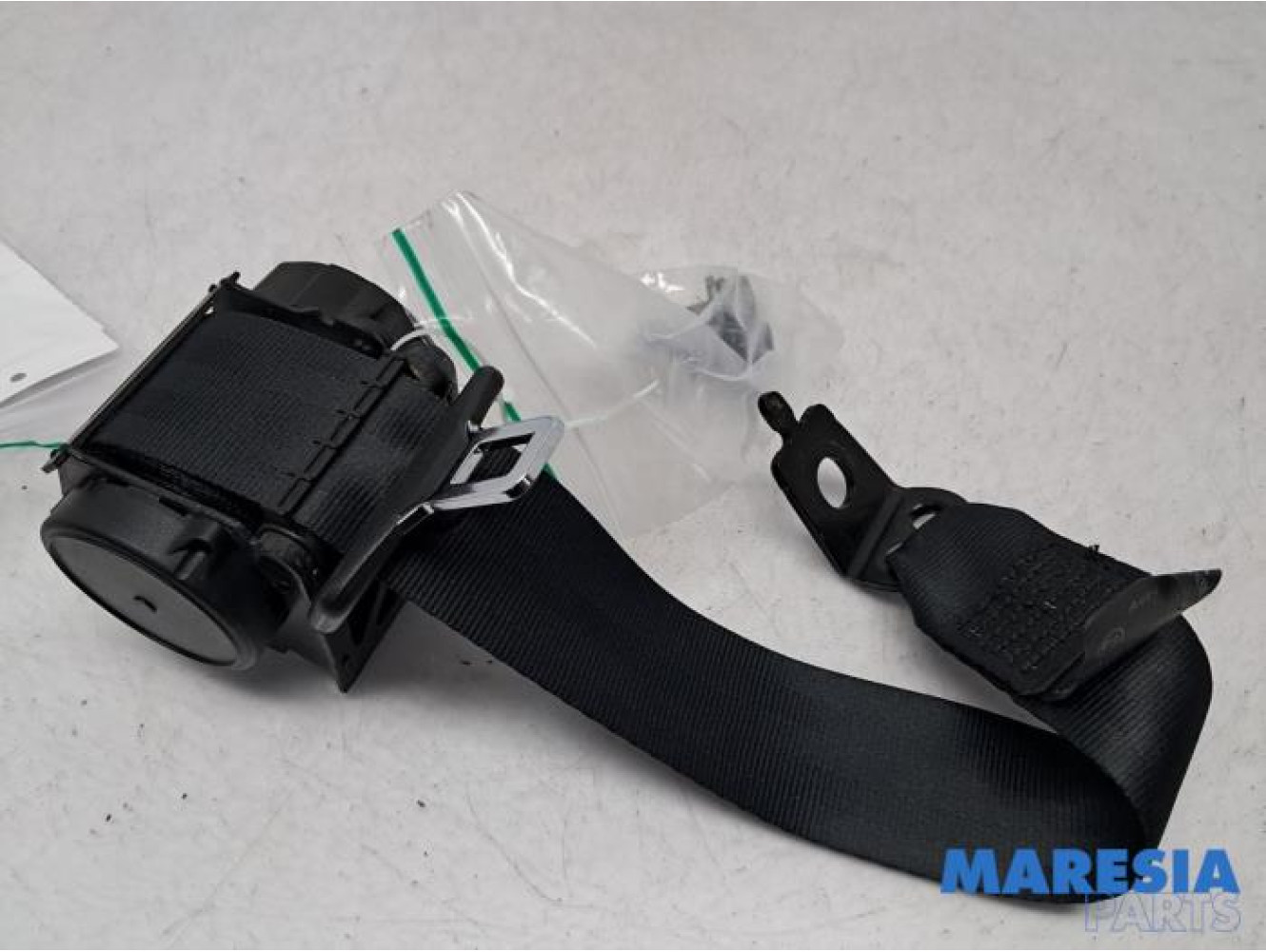 Renault - Clio - Rear seatbelt, left