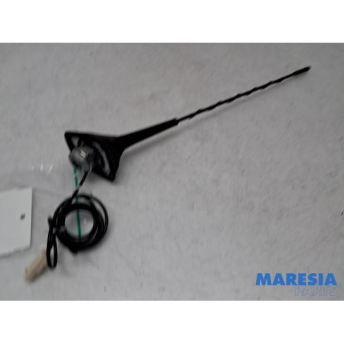 Renault - Clio - Antenna