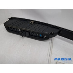 Alfa Romeo - Tonale - Taillight bar left and right