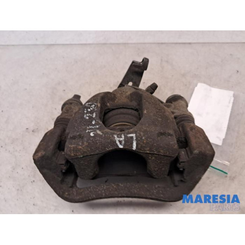Renault - Master - Bremszange links hinten