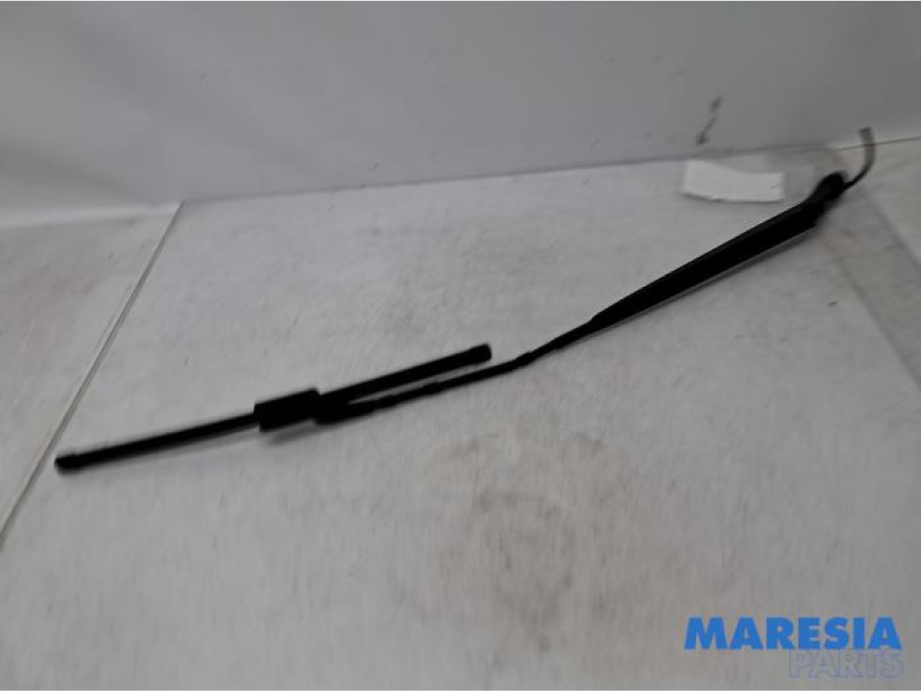Opel - Combo - Scheibenwischerarm vorne