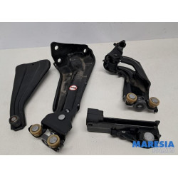 Opel - Combo - Sliding door roller, right