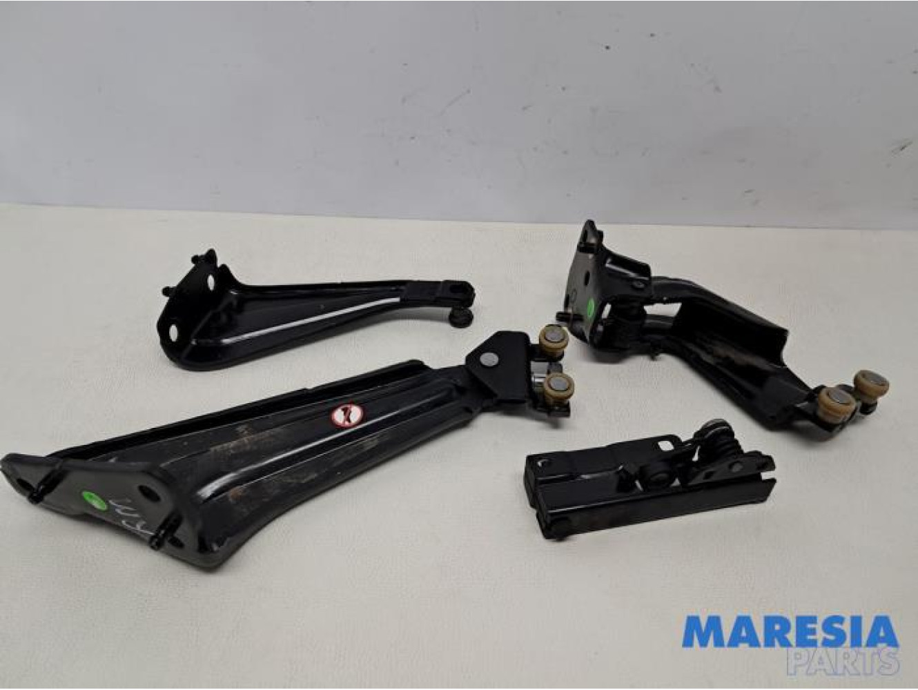 Opel - Combo - Sliding door roller, right