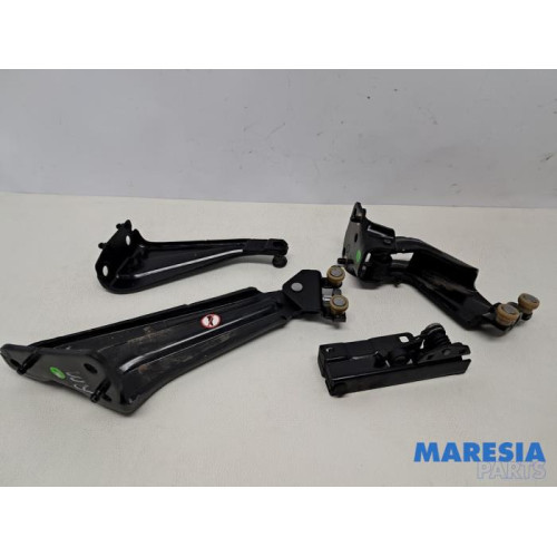 Opel - Combo - Sliding door roller, right