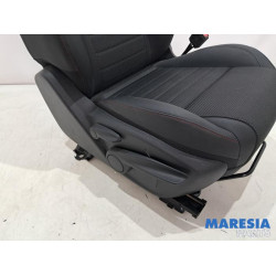 Alfa Romeo - Tonale - Seat, right