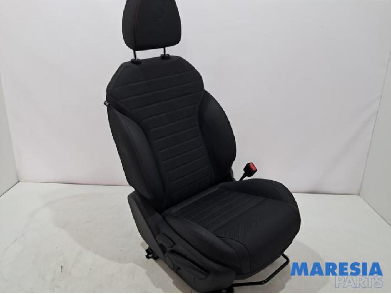 Alfa Romeo - Tonale - Seat, right