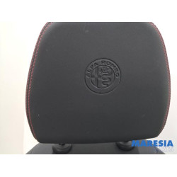 Alfa Romeo - Tonale - Seat, right