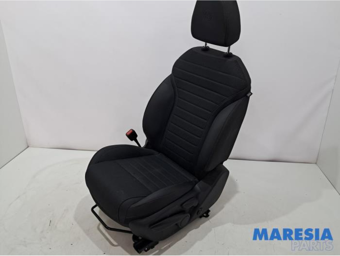 Alfa Romeo - Tonale - Sitz links