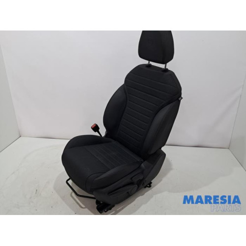 Alfa Romeo - Tonale - Seat, left