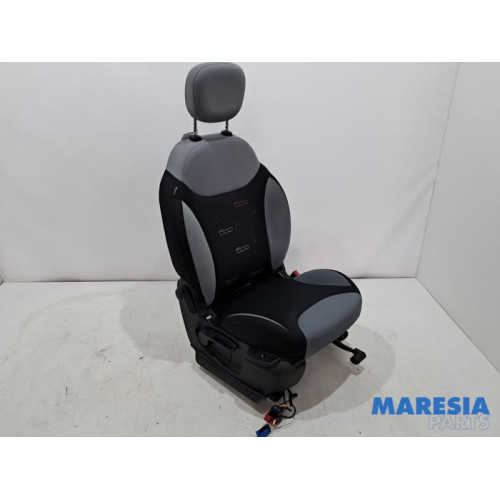 Fiat - 500L - Seat, right