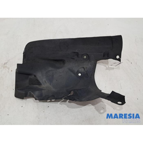 Renault - Clio - Wheel arch liner