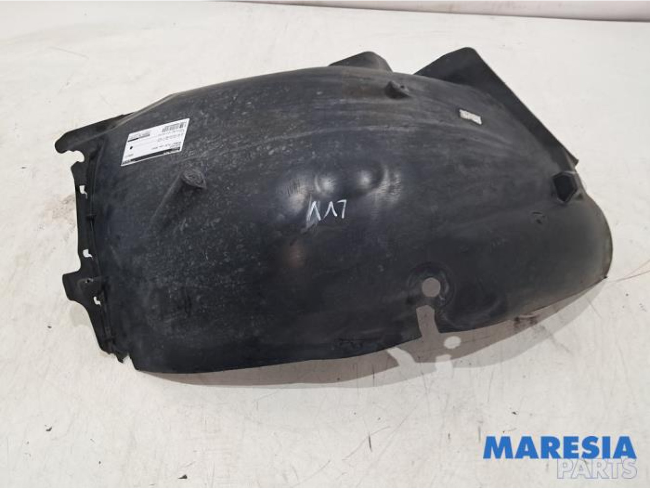 Renault - Clio - Wheel arch liner