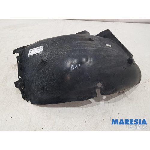 Renault - Clio - Wheel arch liner