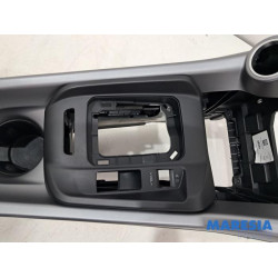 Alfa Romeo - Tonale - Console centrale