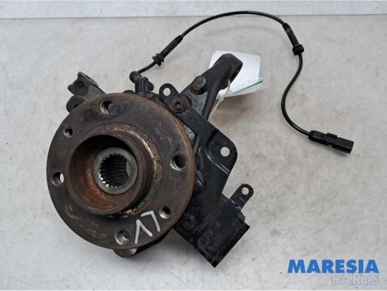 Renault - Clio - Knuckle, front left