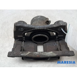 Renault - Clio - Front brake calliper, right