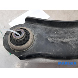 Renault - Clio - Front lower wishbone, left