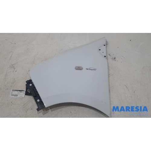 Renault - Trafic - Front wing, left