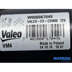 Opel - Vivaro - Front wiper motor