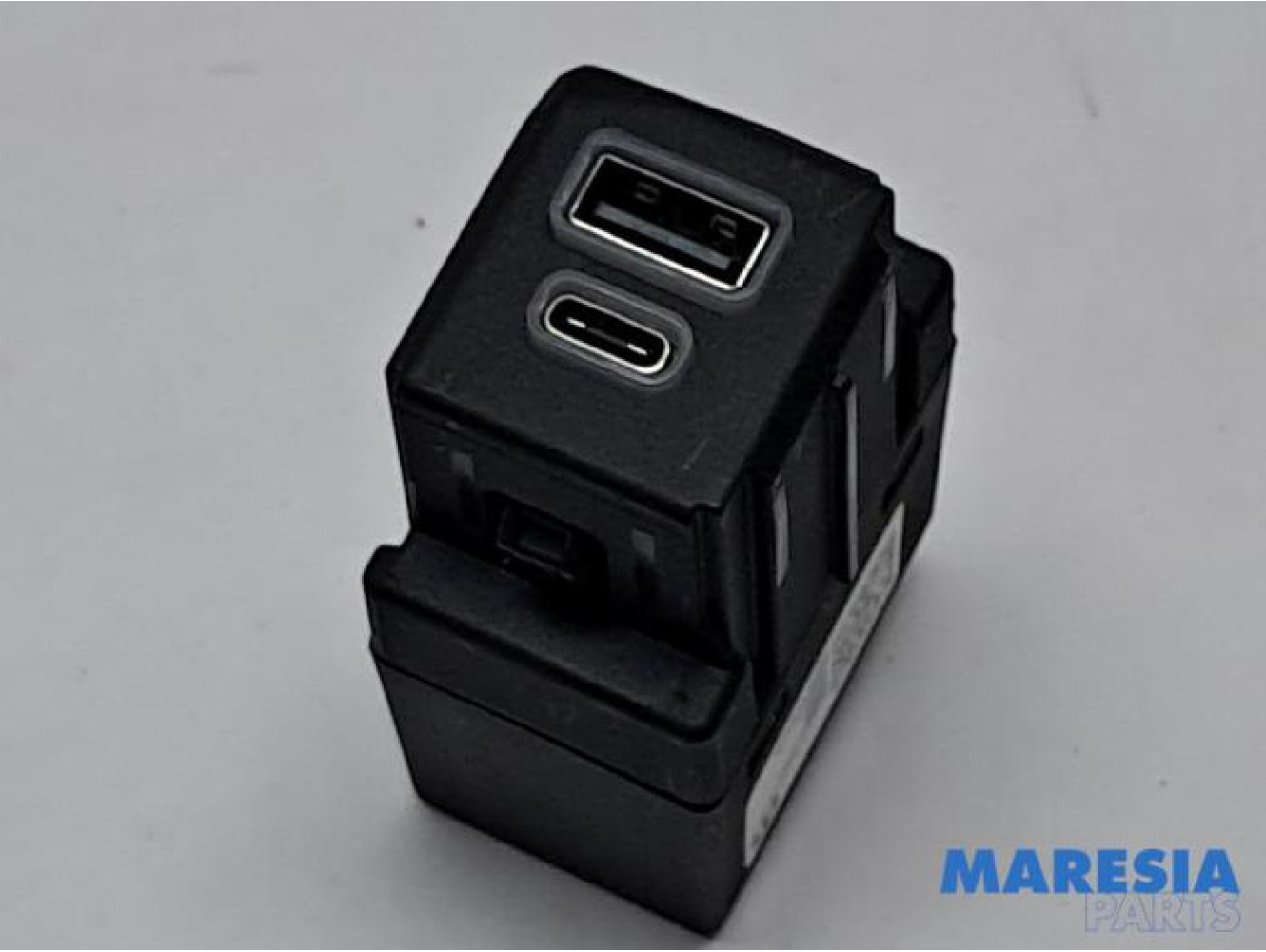 Alfa Romeo - Tonale - AUX/USB aansluiting