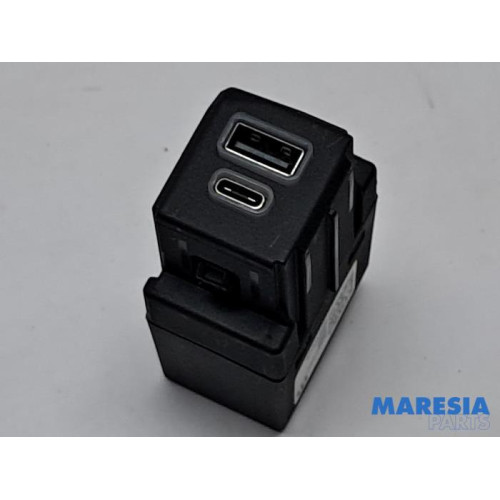 Alfa Romeo - Tonale - Connexion USB
