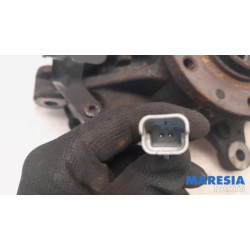Opel - Vivaro - Achsschenkel links vorne