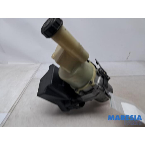 Opel - Vivaro - Power steering pump