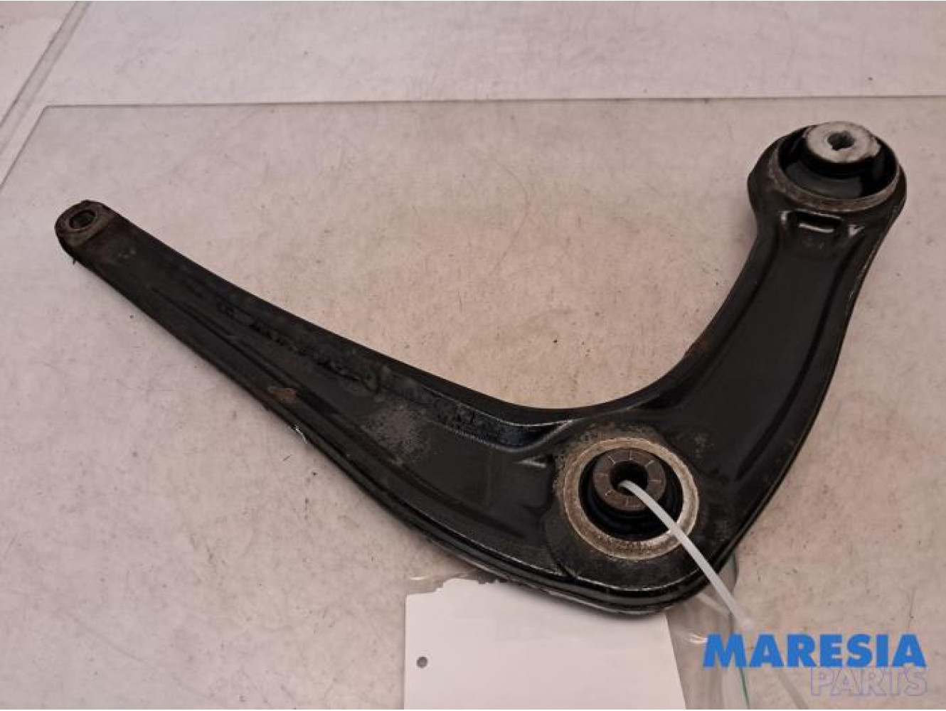 Opel - Vivaro - Bras de suspension bas avant gauche