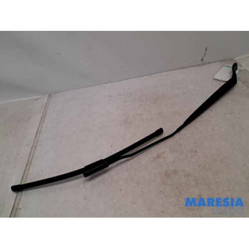 Opel - Vivaro - Front wiper arm