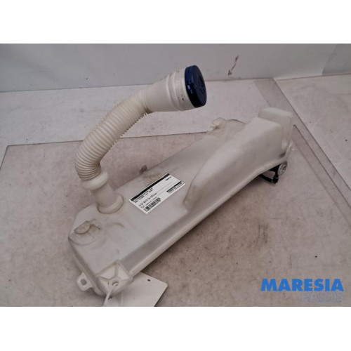 Opel - Vivaro - Front windscreen washer reservoir