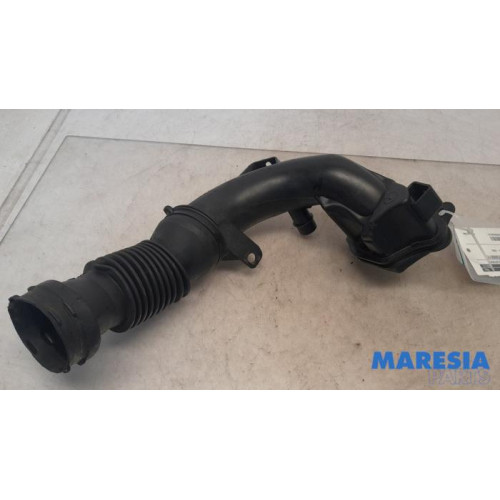 Opel - Vivaro - Air intake hose