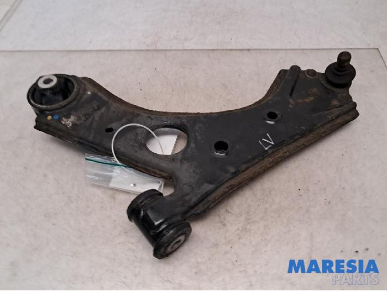Fiat - 500L - Front lower wishbone, left