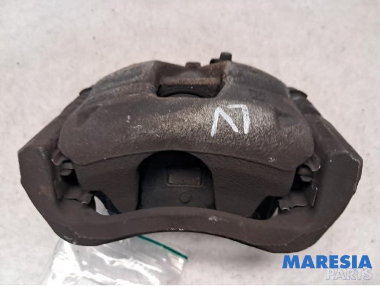 Fiat - 500L - Bremszange links vorne