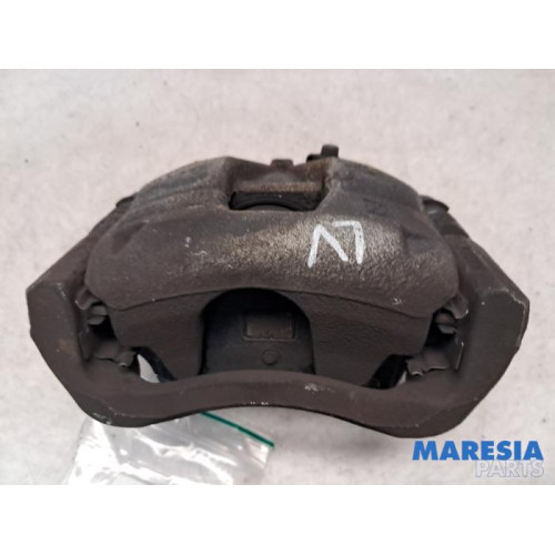 Fiat - 500L - Front brake calliper, left