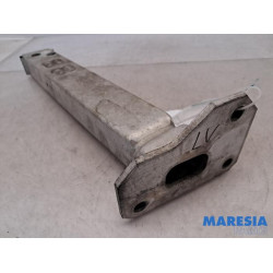 Fiat - 500L - Front part support