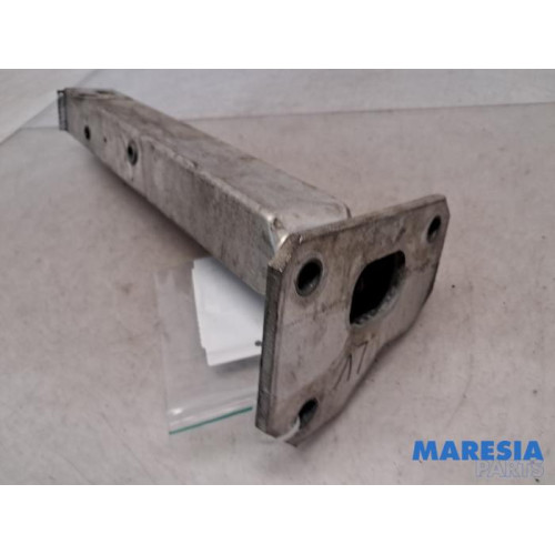 Fiat - 500L - Front part support