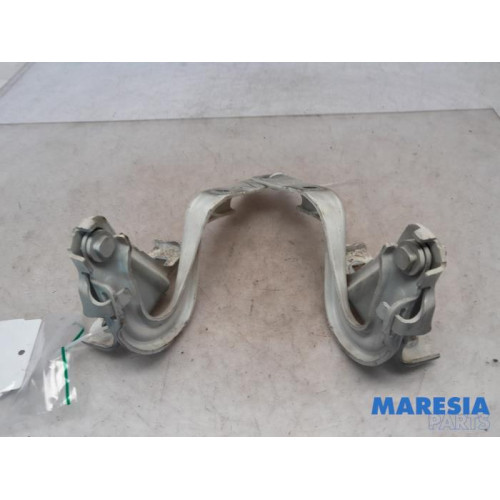 Fiat - 500L - Bonnet Hinge
